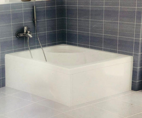 Marea Square Mini Bathtub With Sitting, How To Install An Inset Bathtub
